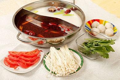 《彩六：围攻》新干员致敬原作：最初的彩六小队成员